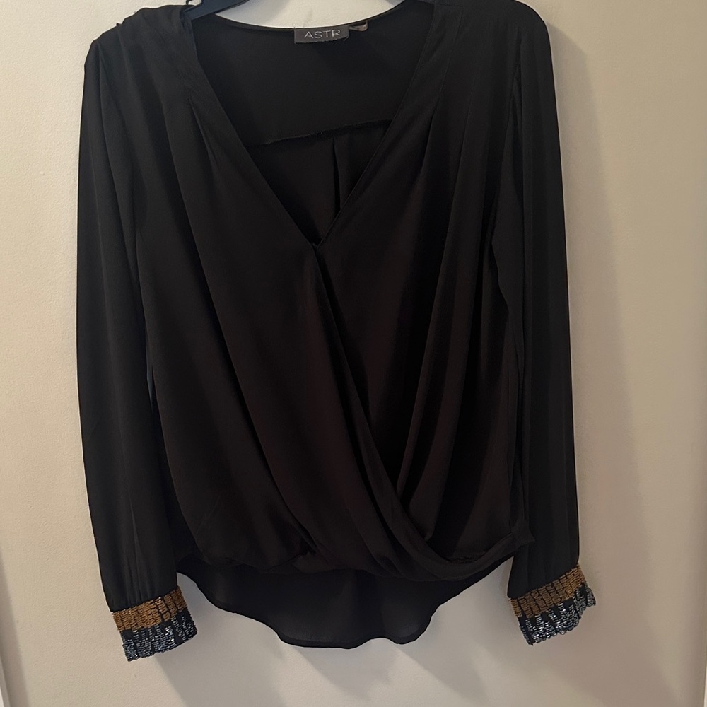 ASTR Black hi-low V-neck Top with beaded cuffs